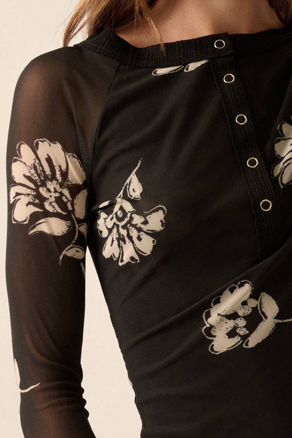 Floral-Print Mesh Raglan-Sleeve Henley Top: Black / S